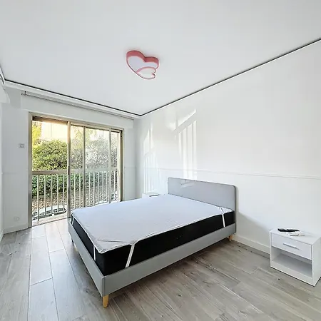 L'empire Apartment *