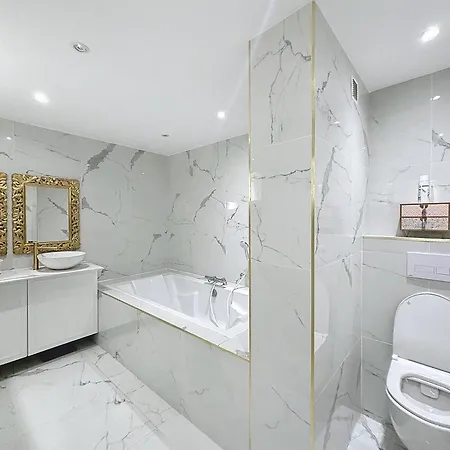L'empire Apartment *